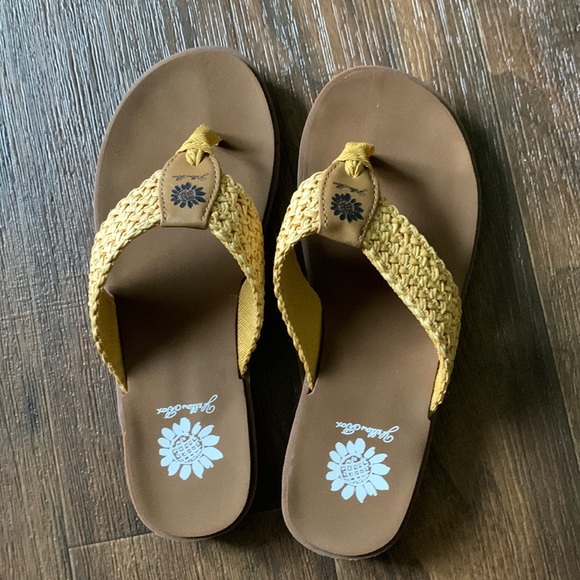 Yellow Box Shoes Yellow Box Flip Flop Sandals Size 7 Brand New